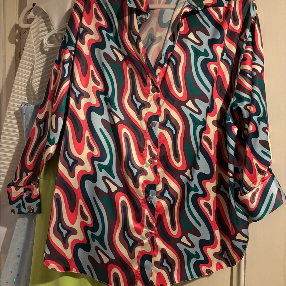 Retro print button down